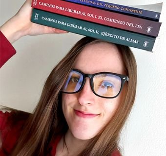 Sarah Boos, Diseñadora Gráfica del equipo de Aloha Workers.